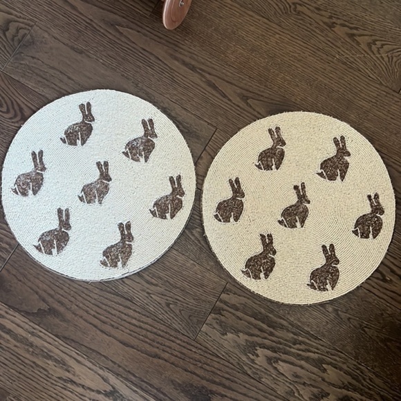 Bunny easter beaded charger place mat plate 15’ round set of 2 home decor design - Picture 1 of 4